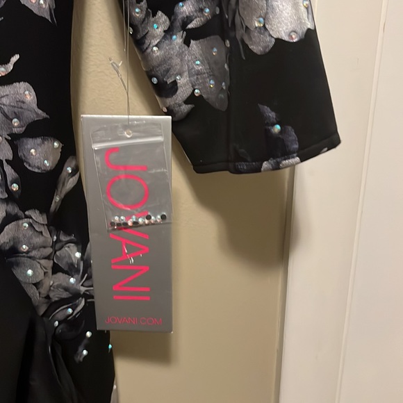 Jovani, evening dress, size 10- Neiman Marcus - Picture 5 of 7